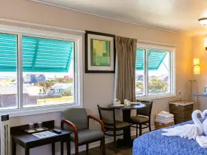 Sea Horse Inn and Cottages