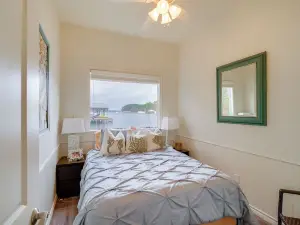 Wake Up on the Water! Lake Tyler East Hideaway