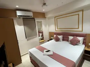โรงแรม ซิงห์ เอ็มไพร์