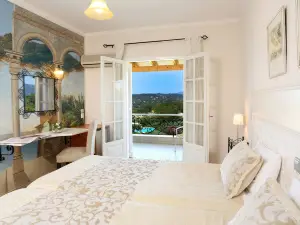 Nefeli Hotel