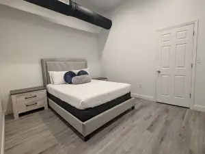 Unique Apartment in Easton's Heart