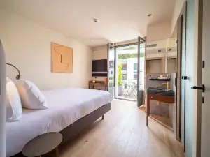 Hébé Hotel
