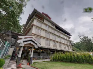 Clarion Hotel de Renees Gangtok ( 5km from MG Marg)
