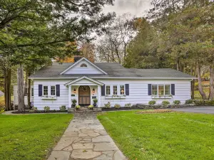 Historic 1800's Cornwall-on-Hudson Cottage!