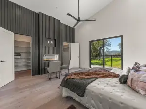 NEW Luxury Home in the Heart of Copperopolis
