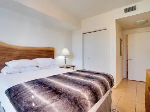 Resort-Style Condo w/ Lake Chelan & Mtn Views