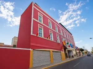 First Inn Hotel & Business