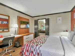 Red Roof Inn Uhrichsville