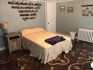 The Company House of Pocahontas - minutes from Spearhead & HM  trails