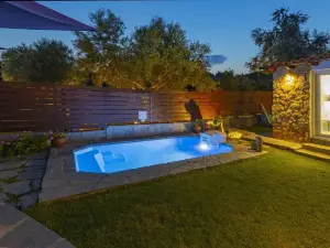 Salonikiou Beach Apartments & Villas
