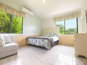 Villa Campiña Family Home Scenic Mountain Views