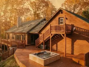 Cozy 4Bdr Cabin w/Hot Tub on the Muskegon River