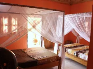 B & B Mariamacounda