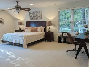 Clemson House, Close to CU, Across from Patrick Square, Perfect for Groups!