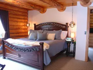 Quintessential Riverfront Montana Log Home Experience