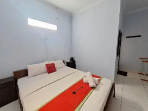 RedDoorz Syariah at Hotel Adi Sederhana near Stasiun Jatibarang