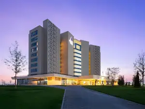 Savitsky Plaza