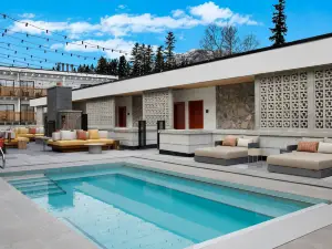 Moxy Banff