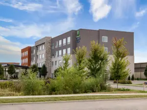 Holiday Inn Express & Suites MADISON WEST - MIDDLETON by IHG