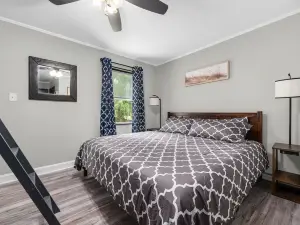 Magnolia Apt 618 — King Suite w/ Quality Amenities, Comfort & Convenience