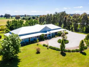 Farm Stay at the Gateway to the King Valley Wine District