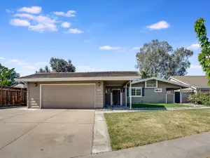 POOL. Spacious 4BR/2B. SF Bay Area