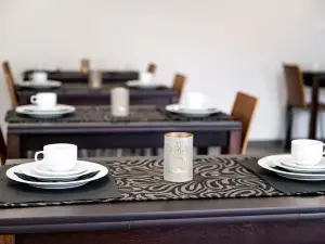 Apartments and Rooms Bama