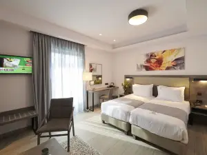 Meni Hotel & Apartments under New Management