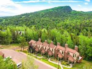 Lutsen Mountains Retreat w/ Resort Amenities!