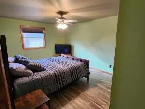 Charming 2-bedroom Duplex house in fabulous Green Bay
