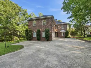 The Sinclair House Private Lake Retreat