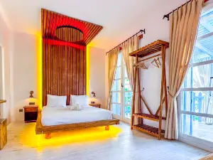 Banana Alaçatı Food & Stay - Adults Only