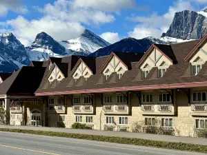 Canmore Inn & Suites