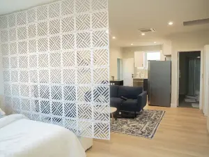 Charming Guest Suite for Two