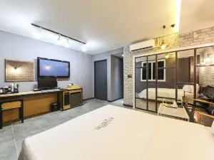 Muan Namak Oneul Hotel