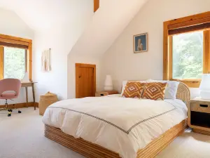 Luxury Private Estate w pool near Rhinebeck