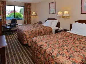 Econo Lodge Inn & Suites