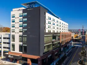Aloft Atlanta at the Battery Atlanta