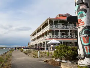 McMenamins Kalama Harbor Lodge