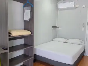 เซอร์บัน ทราเวลเลอร์ส