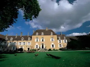 Chateau de Vault de Lugny