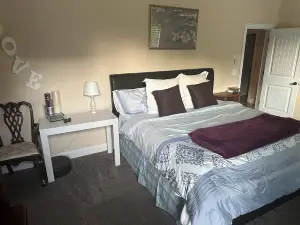 Cozy 1-bedroom with WiFi and AC in a quiet save neighborhood