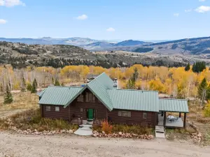 Tranquil Retreat with Hot Tub and Scenic Views - Charming Wilderness Haven