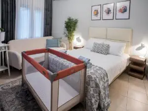 City Central Apartment with Parking