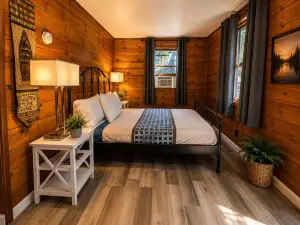 Crest Lodge Historic Mountain Inn