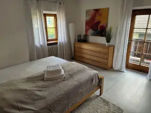 Geräumigen und Modernen 4. Zi Ferienwohnung, Erweiterbar auf 5 Zi