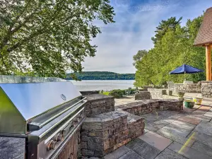 Stunning Vermont Cabin w/ Private Lake Access