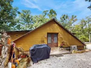 Nearby Trails: 1BR Apartment w/ W & D