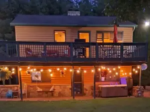 3-bedroom Lakefront Cabin on private Lake just minutes from town and 131 highway