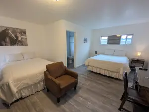 SILVER SPUR MOTEL